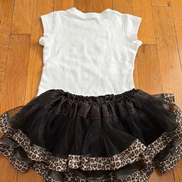 2T girl Two Wild T-Shirt and Leopard Tutu Set - Picture 3 of 4